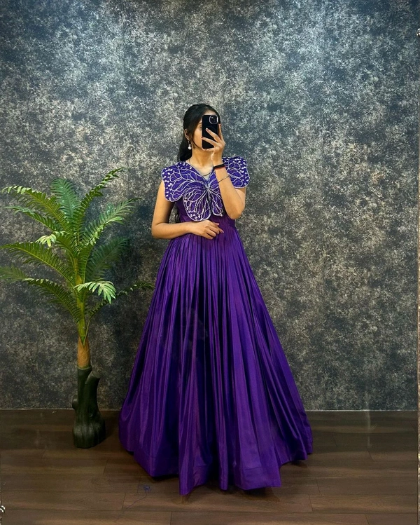 Butterfly 🦋 Grown  - L-40, Electric Violet