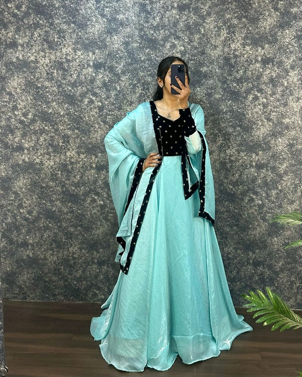 Vasuki  - Turquoise Blue, XXXL-46