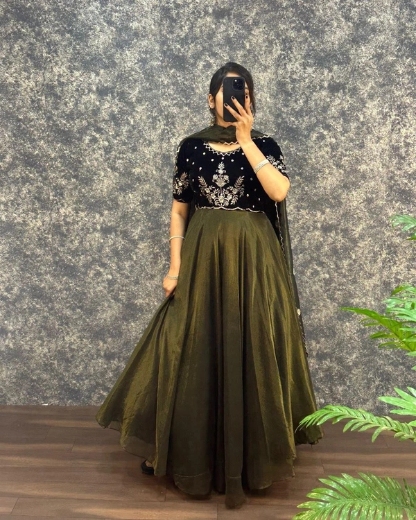 SONIYA - Black, S-36