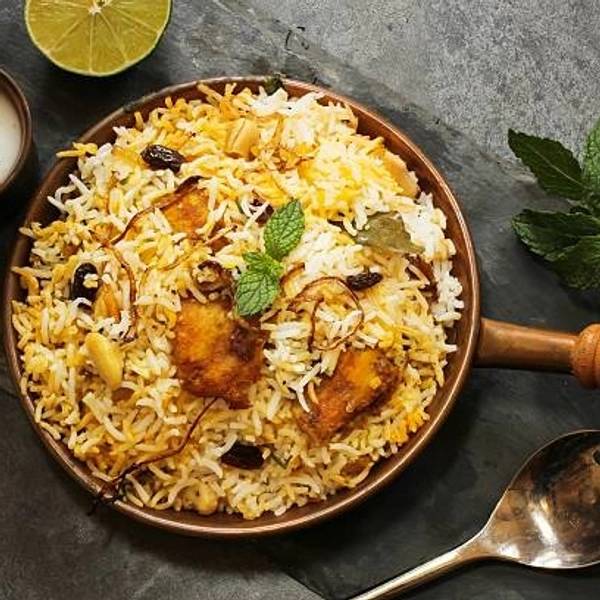 Egg Biryani -  1 Masala Fried Egg + Raita+ Gravy  - Extra Rice