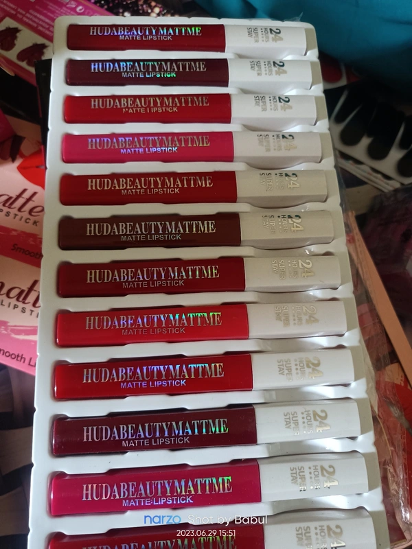 1202 Liquid Matte Lipstick (24 How) - Red
