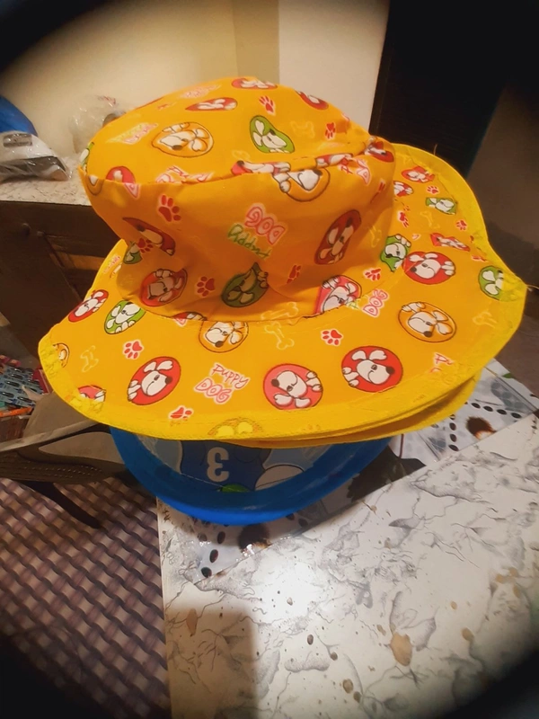 Kids  Round  Cap. - Yellow