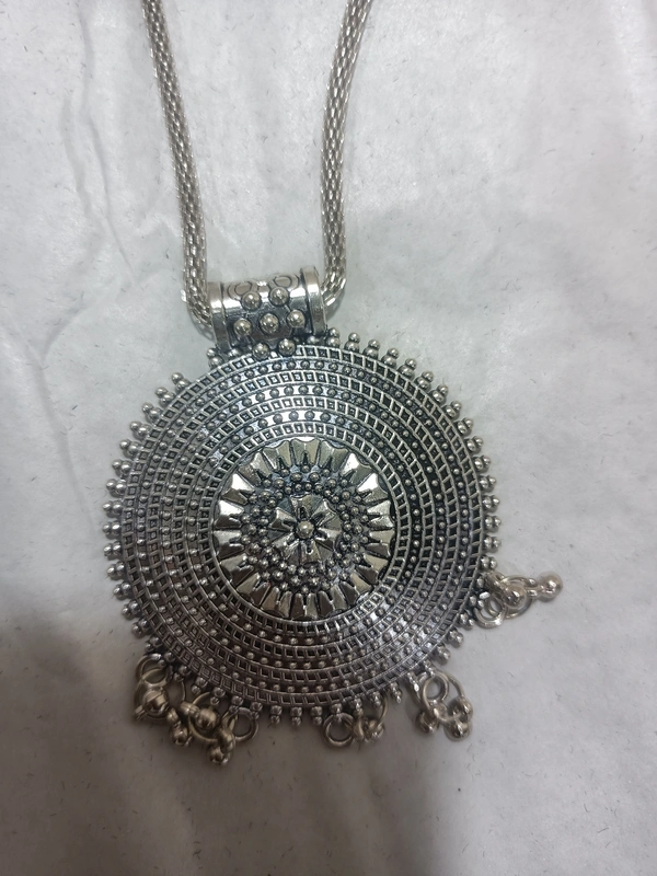 Oxidised Chain With Locket