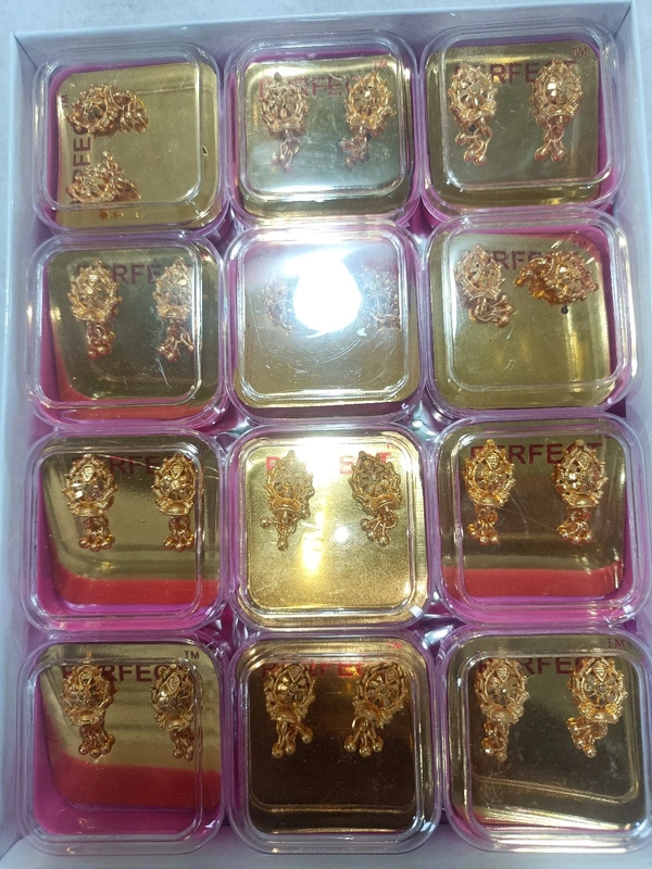 012 Ear Ring