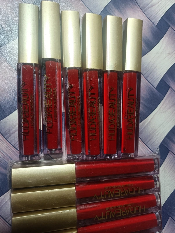 Huda beauty Liquid Sindur - Red