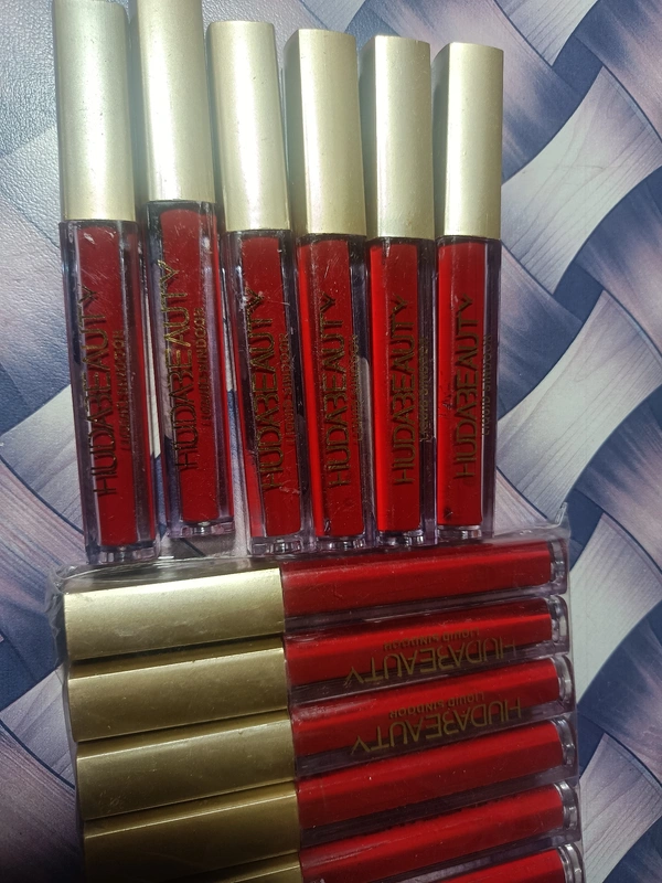 Huda beauty Liquid Sindur - Red