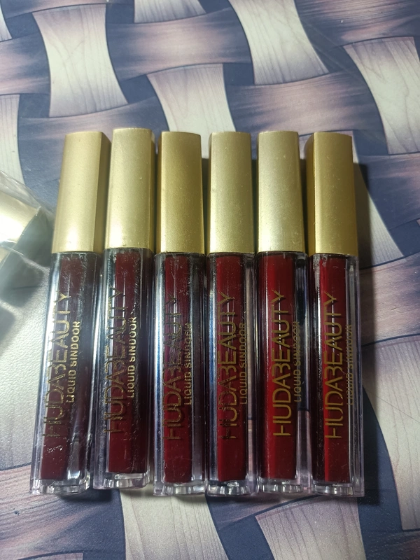 Hudabeauty  Huda beauty Liquid Sindur - Maroon