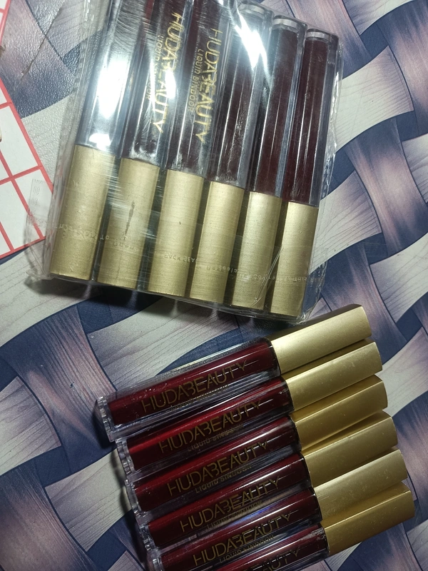 Hudabeauty  Huda beauty Liquid Sindur - Maroon