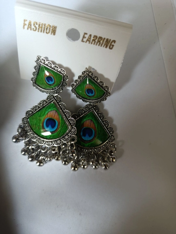 102 Ear Ring 