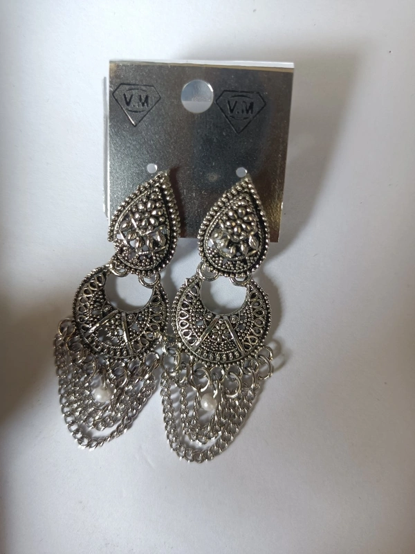 103 Oxidise Ear Ring 