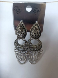 103 Oxidise Ear Ring 