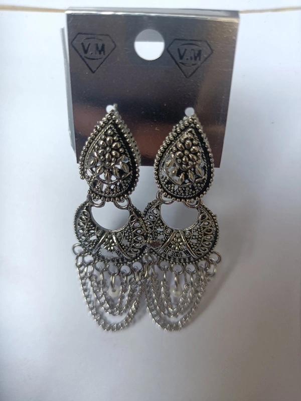 103 Oxidise Ear Ring 