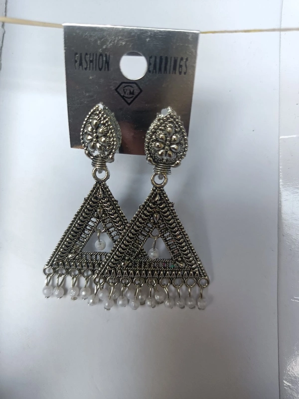106 Oxidise Ear Ring 