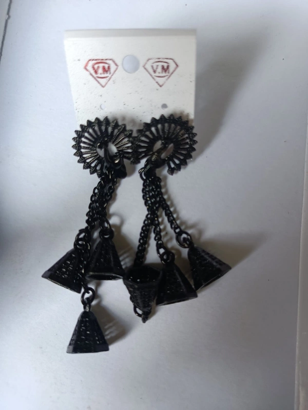 114 Black Jhumka