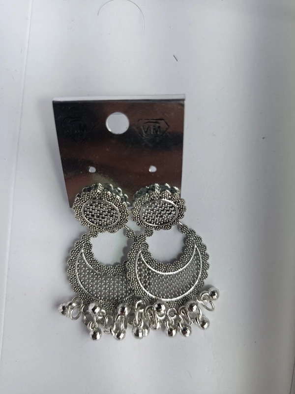 143 Oxidise Ear Ring 