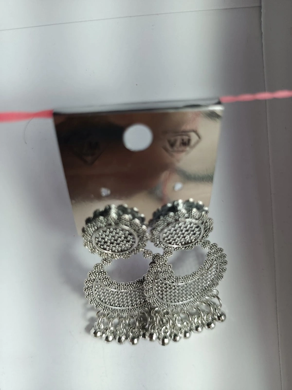 143 Oxidise Ear Ring 