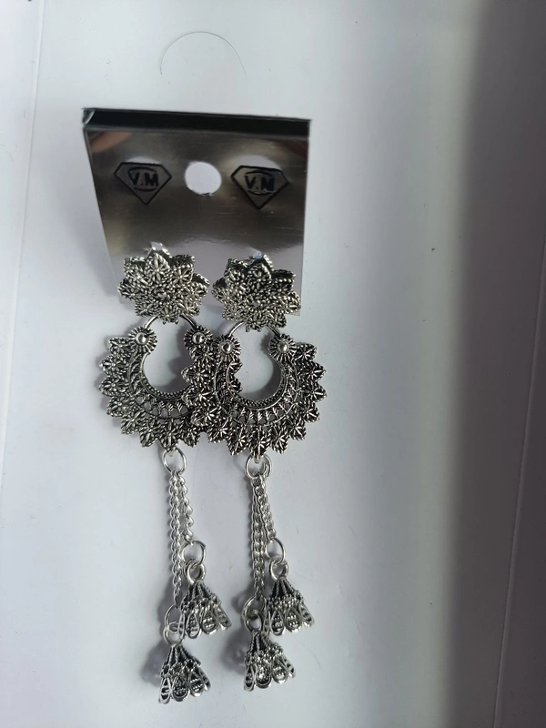153  Oxidise Ear Ring 