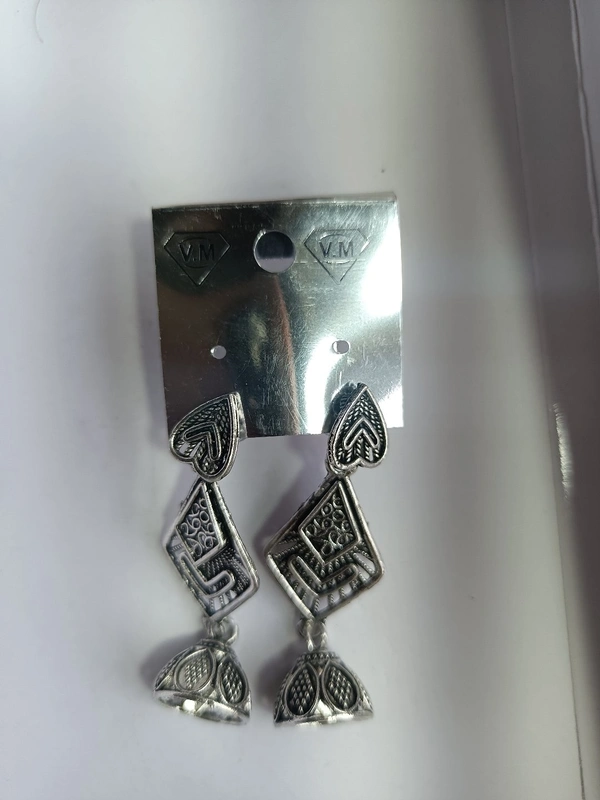 144 Oxidise Ear Ring 