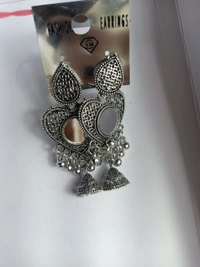 147 Oxidise Ear Ring 