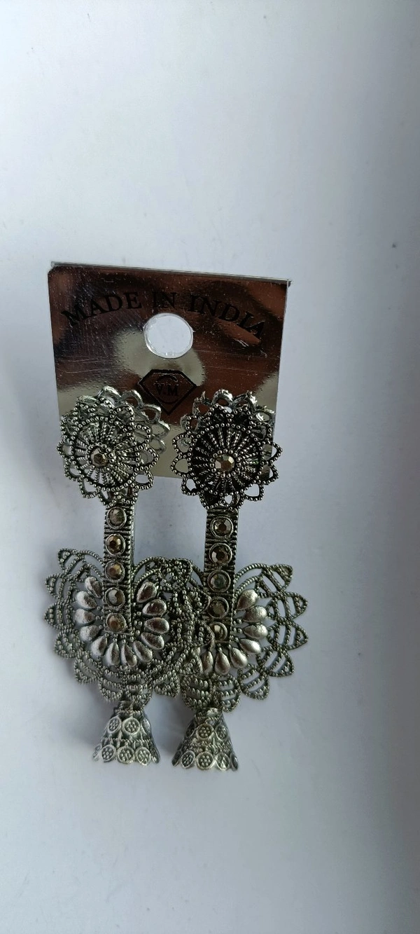 152 Oxidise Ear Ring 