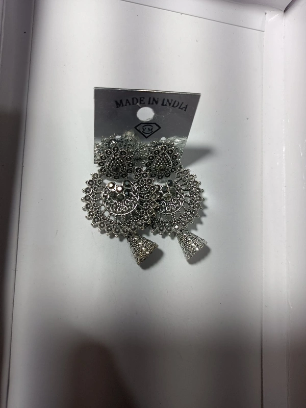 310 Oxidise Ear Ring 