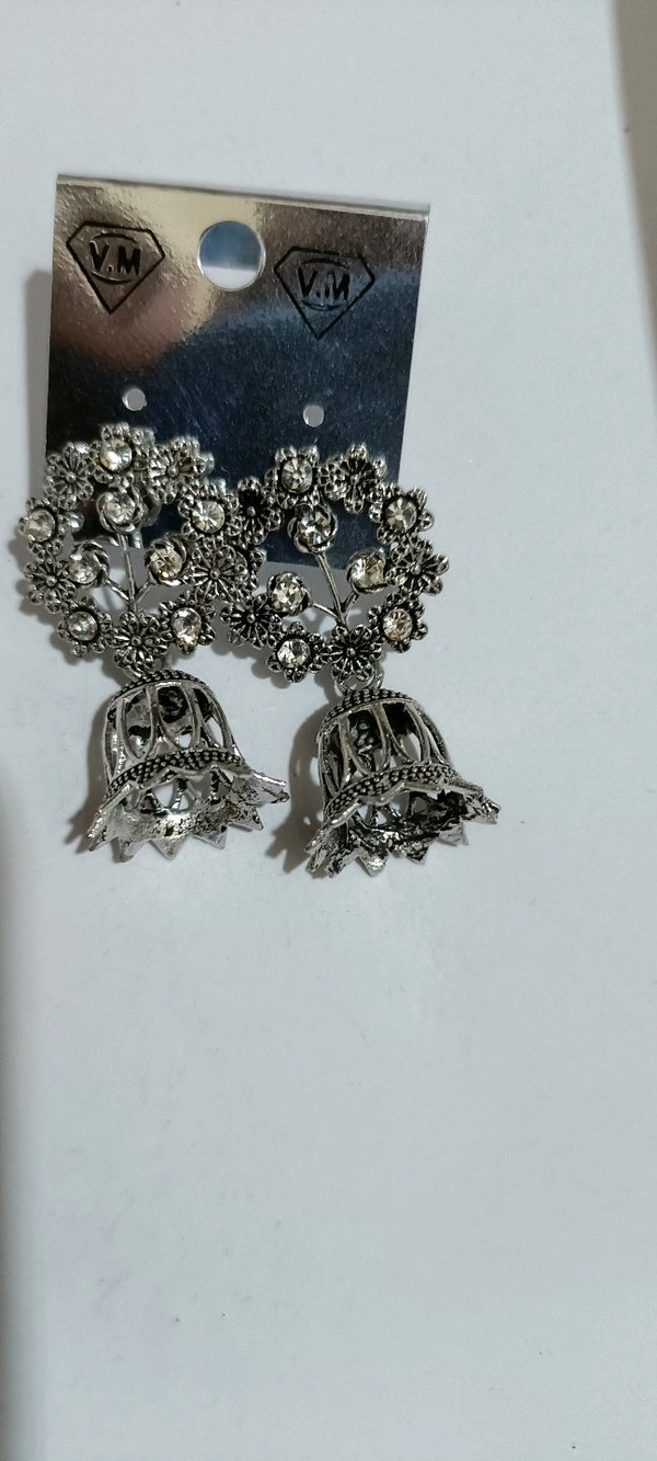 312 Oxidise Ear Ring