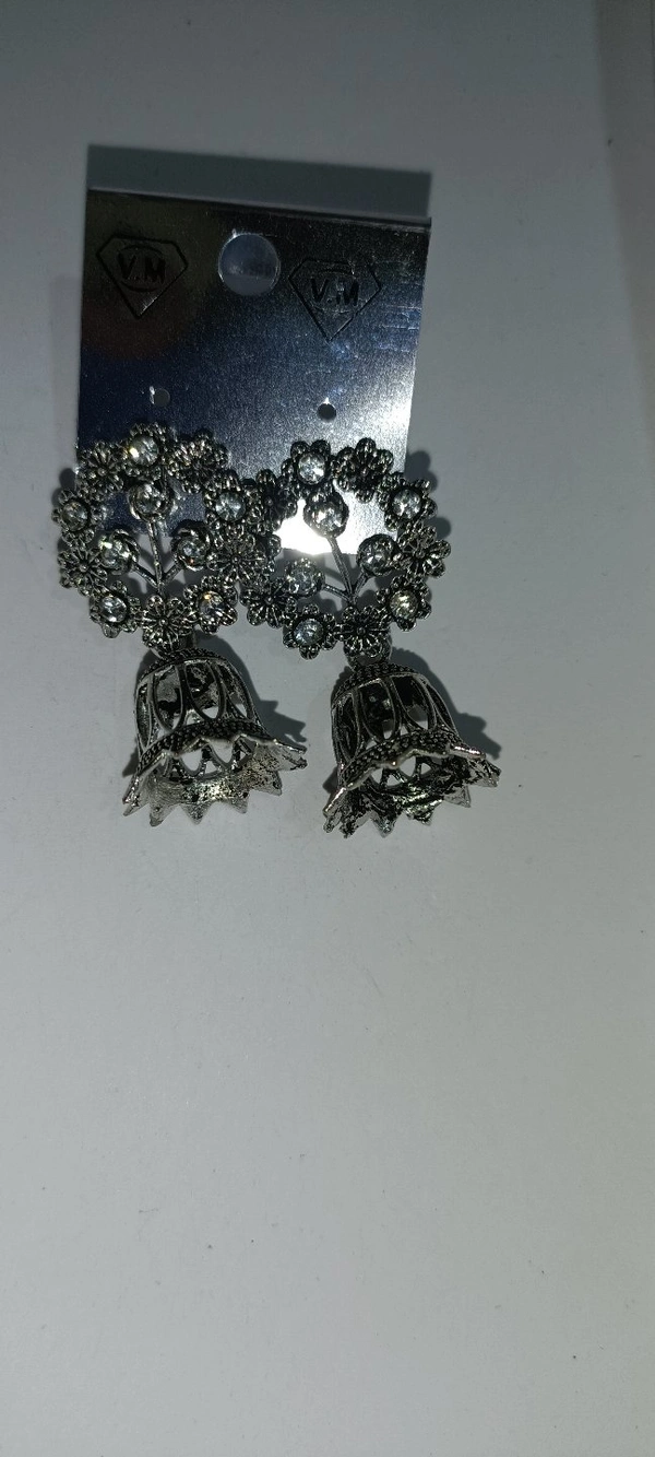 312 Oxidise Ear Ring