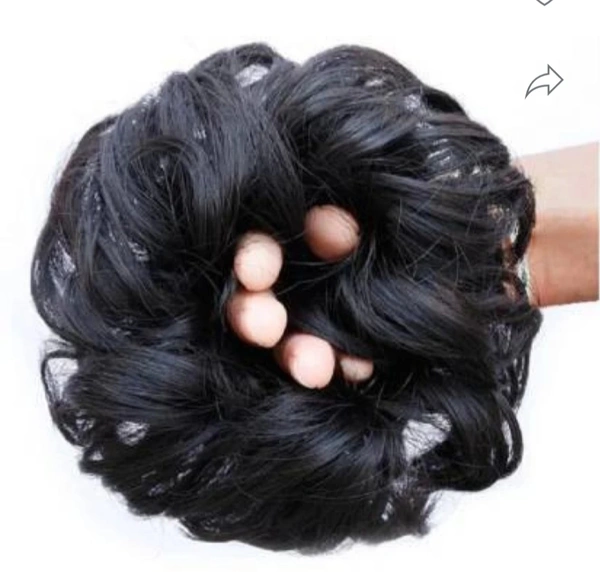 4025 Synthetic Hair Bun.