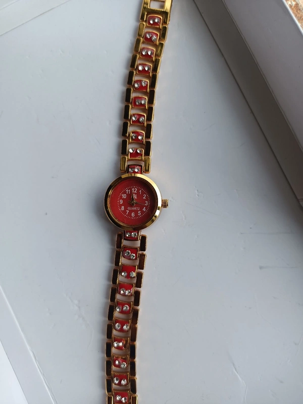 3014  Ladis Hand Watch 