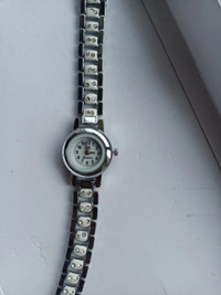 3013  Ladis Hand Watch 
