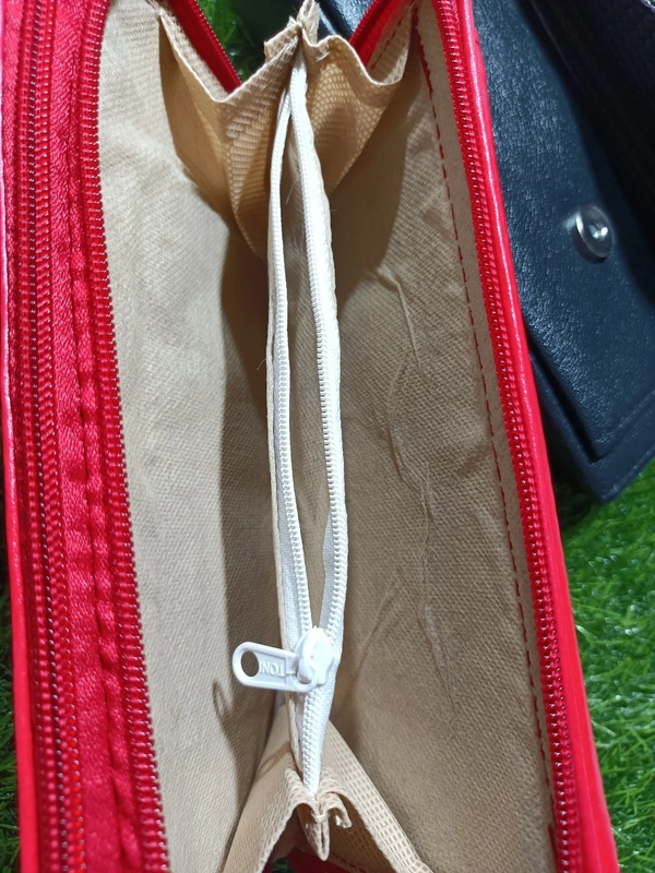 5011 Hand Purse - Red