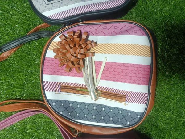 5038 Round Sied Bag - Black