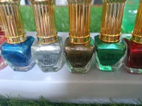 6004 HR Beauty Nail Polish 