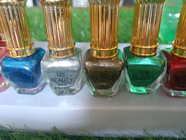 6004 HR Beauty Nail Polish 