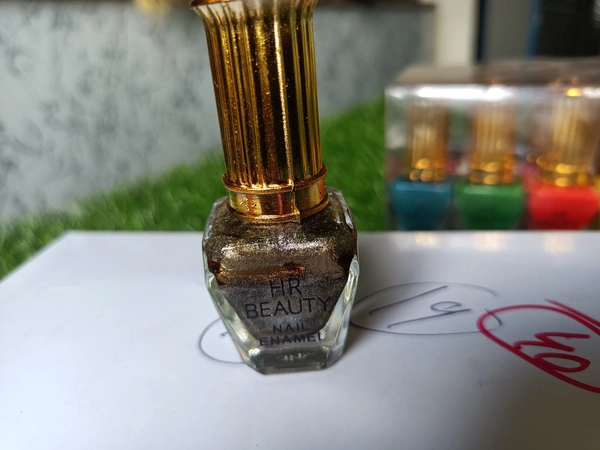 6004 HR Beauty Nail Polish  - Dorado