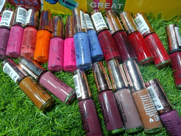 6016 Huda beauty Nail Polish 