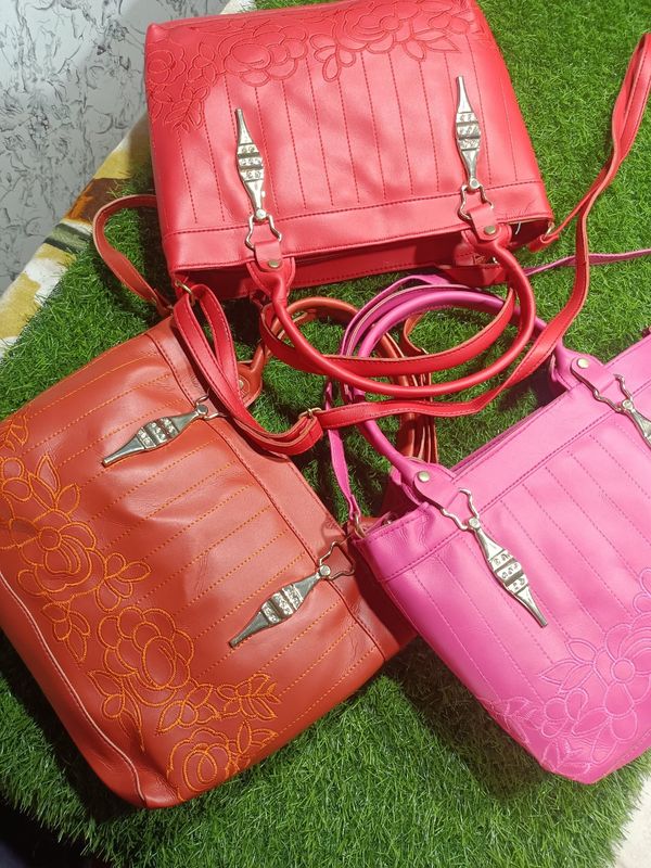 5056 Leather Sied Bag - Red
