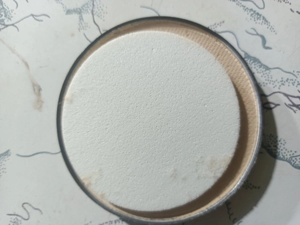Roop Vella Compact Powder 