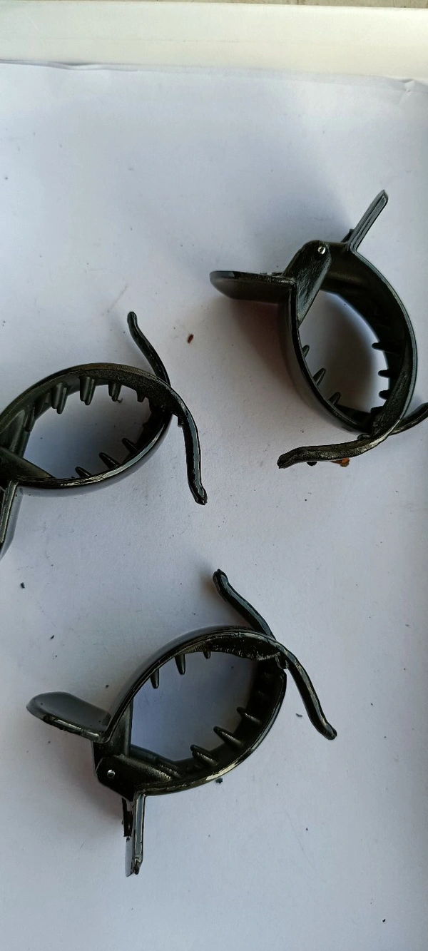 4042 Black Clutcher