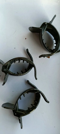 4042 Black Clutcher