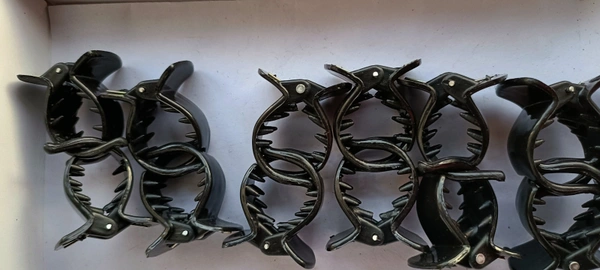 4051 Black Clutcher