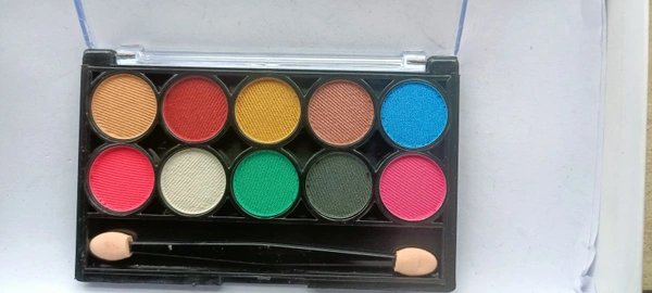 1102 10 Colour Eye Shadow 