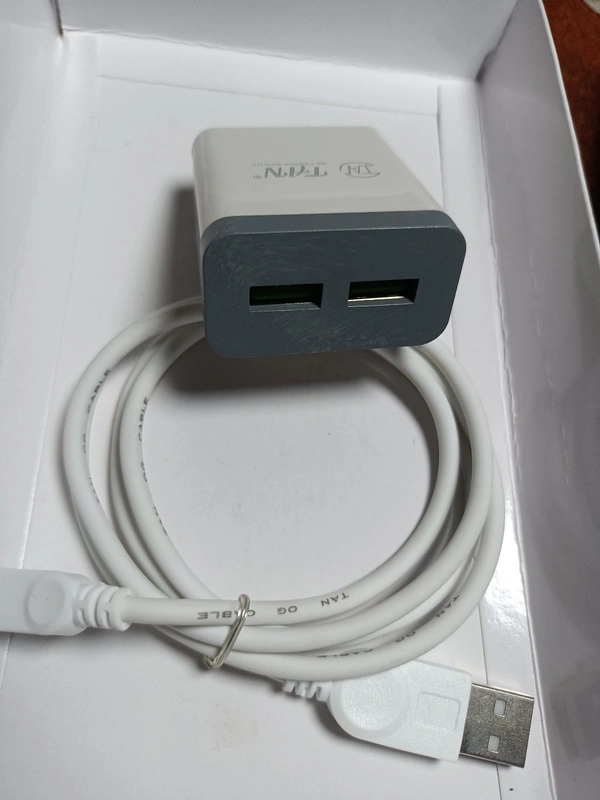 8407 2 USB smar Fast Charger 