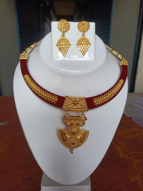 703 Golden Pola Jewellery Set