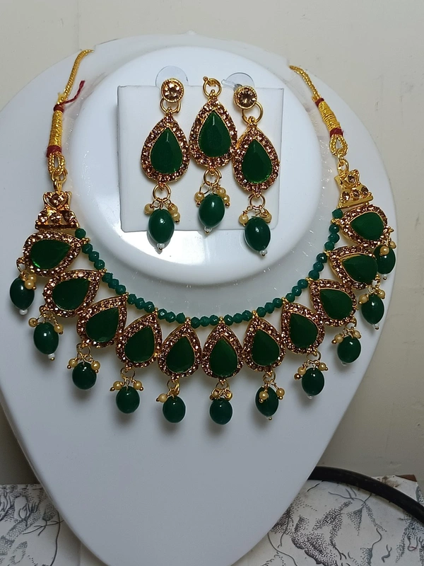 754 Stone Jewellery Set