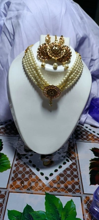 762 Stone  & Moti Jewellery Set
