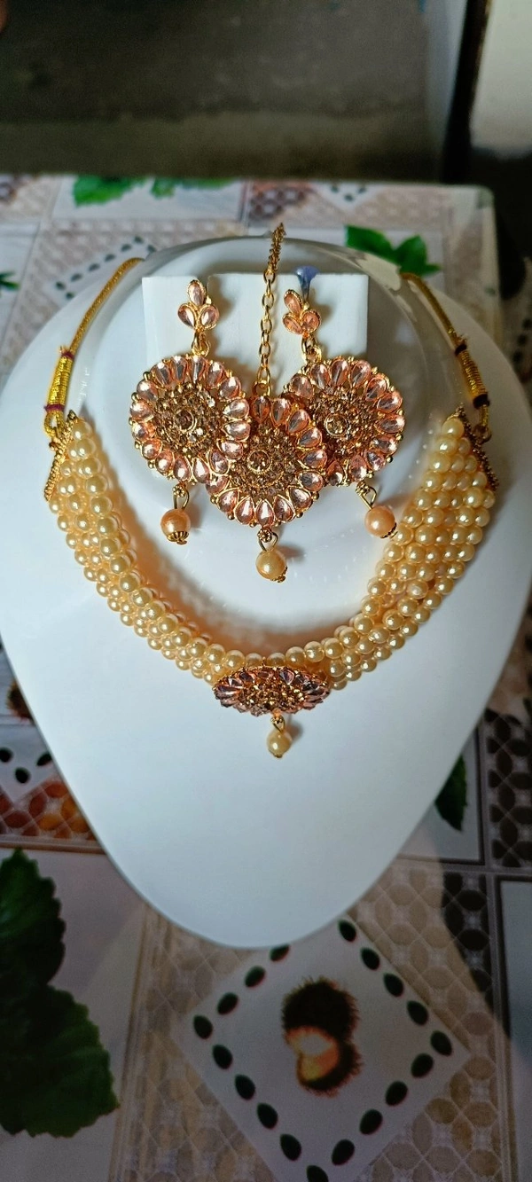 762 Stone  & Moti Jewellery Set