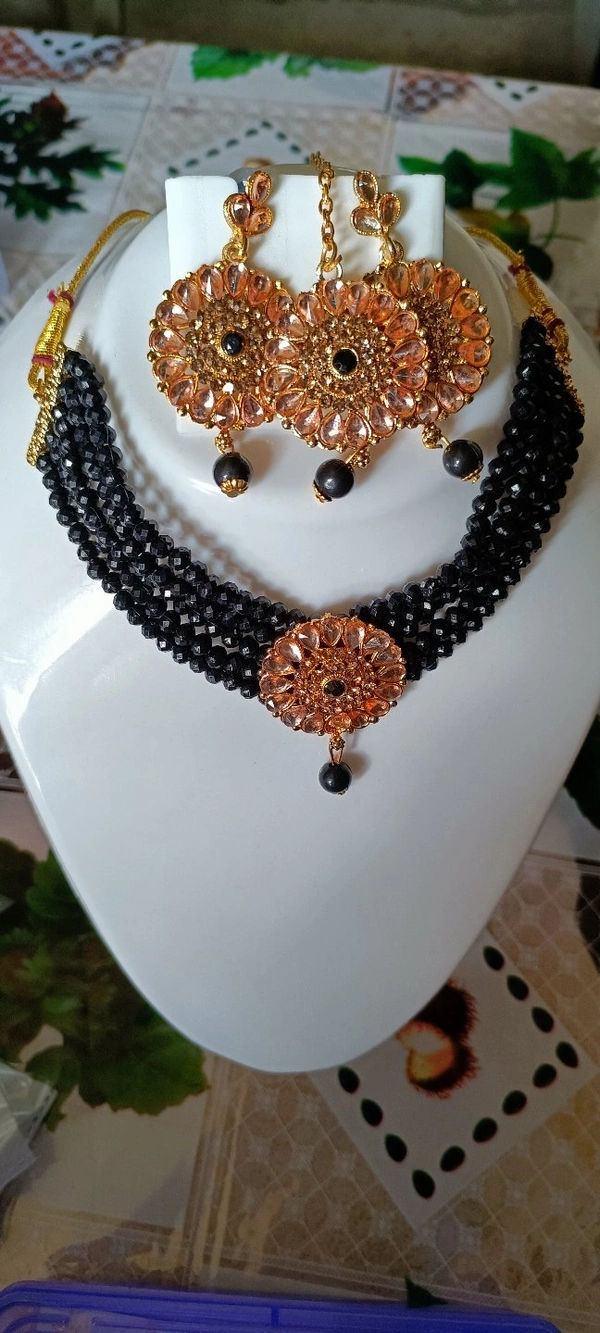 762 Stone  & Moti Jewellery Set