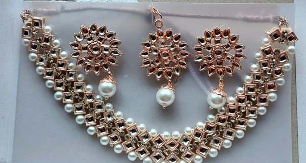 793 Stone Moti Jewellery Set With Maangtika