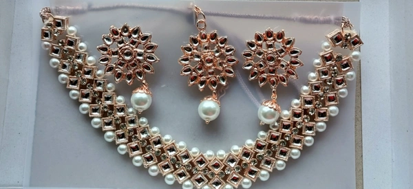 793 Stone Moti Jewellery Set With Maangtika